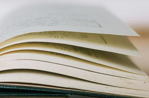 Różnice między podręcznikami. Dlaczego warto sprawdzić numer MEN