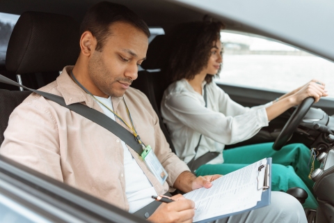 Egzamin na prawo jazdy – najczęstsze błędy i jak ich unikać